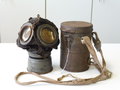 1.Weltkrieg, Gasmaske in Dose . Komplett mit beiden Trageriemen und Ersatzklarscheiben. Leder weich