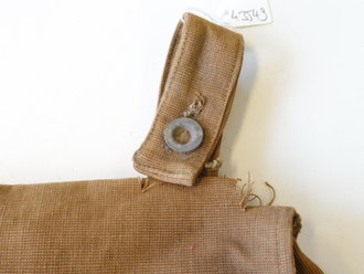 1.Weltkrieg, Gasmaskentasche frühes Stück aus rotbraunem, friedensmäßigem Material. Seltenes Stück, leider defekt