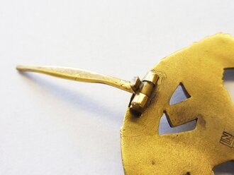 Deutsches Motorsportabzeichen in Gold, vermutlich aufpoliertes Bronzestück, nicht magnetisch