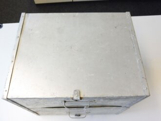 Arzneimittelschrank Aluminium (Für Flugzeug?), Maße 35 x 27 x 31cm