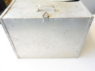 Arzneimittelschrank Aluminium (Für Flugzeug?), Maße 35 x 27 x 31cm