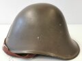 Niederlande, Stahlhelm 2.Weltkrieg. Nach dem Krieg neu lackiert und mit neuem Innenfutter versehen