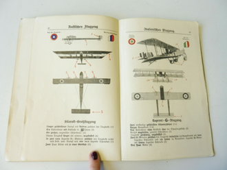 Abbildungen deutscher und feindlicher Flugzeuge , handschriftlich datiert 1916. 41 Seiten plus Anlage