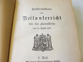 Instruktion zum Reitunterricht für die Kavallerie  datiert 1904.  128 Seiten plus Anlagen, diese z.T. lose