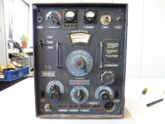 15 Watt Sender Empfänger b datiert 1943. Originallack,...