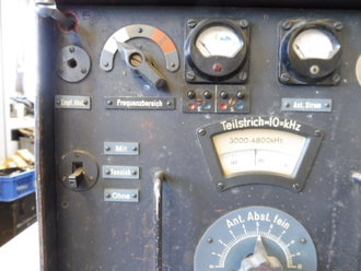 15 Watt Sender Empfänger b datiert 1943. Originallack, Funktion nicht geprüft