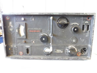 20 Watt Sender g ( 20 W.S.g ) datiert 1943, Gehäuse überlackiert, Frontplatte Originallack. Funktion nicht geprüft