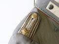 Bayern, Feldgraue Litewka für einen Oberleutnant. Getragenes Stück mit leichtem Mottenschaden, Schulterbreite 44 cm, Armlänge 63 cm