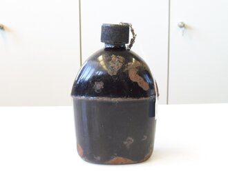 U.S. 1942 dated enamelled canteen