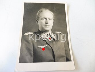 Ritterkreuzträger Major Erich Hohagen, Staffelkapitän JG51 Me 109. Persönliches Flugprüfungsbuch, Versetzungsgesuch mit eigenhändiger Unterschrift sowie diverse Originalfotos.