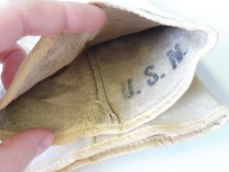 U.S. Navy, Leather Gloves, Pair. These might be WWII but I don´t know for sure