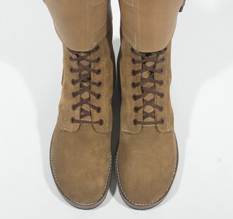 Combat Service Boots, At the Front