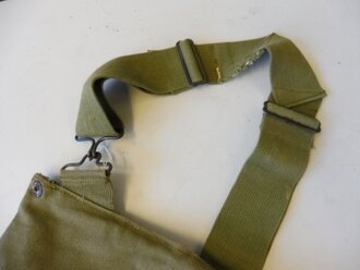 U.S. Army Service Gas Mask bag, khaki, WWII