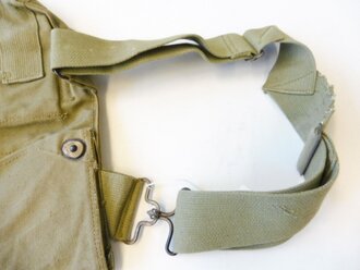 U.S. Army Service Gas Mask bag, khaki, WWII