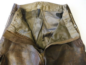 Luftwaffe ,braune Lederhose Reichsverteidigung, die Taschen leider entfernt, alle Reissverschlüsse gängig, Leder weich, Bundweite 90 cm