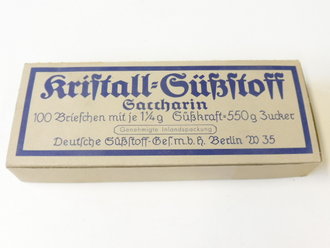 Briefchen Kristall Süßstoff Saccarin ungeöffnet.  Ein Stück aus der originalem Umverpackung
