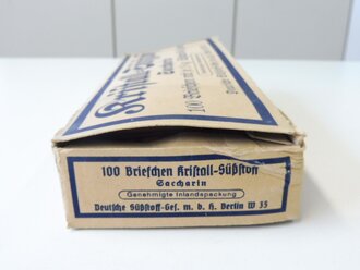 Briefchen "Kristall Süßstoff Saccarin H-Packungen" ungeöffnet. Ein Stück aus der originalem Umverpackung