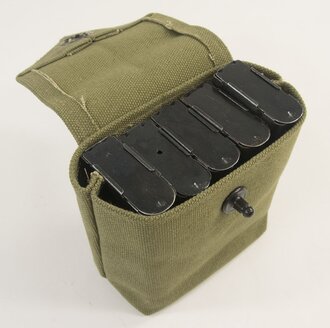 M1 Rigger Pouch, At the Front