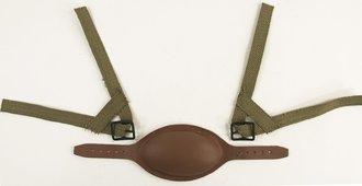 Para Liner Chincup Set, At the Front