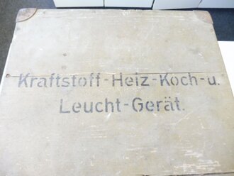 Transportkasten für " Kraftstoff - Heiz - Koch und Leucht Gerät" Wehrmacht. Originallack
