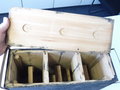 Transportkasten für 6 Stück Kartuschhülsen der leichten Feldhaubitze " gereinigt und wiederhergestellt". Seltene , späte Verpackung