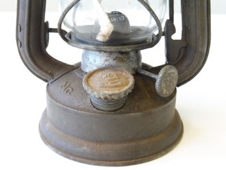 Laterne Feuerhand Nr. 175 , Höhe ohne Griff 19cm, feldgrauer Originallack, ungereinigtes Stück