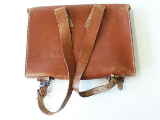 Meldetasche für Berittene datiert 1942. ( Für das klappbare Kartenbrett usw. )