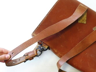 Meldetasche für Berittene datiert 1942. ( Für das klappbare Kartenbrett usw. )