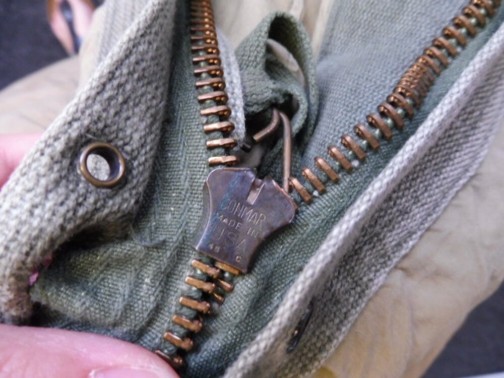 U.S. M49 Bag, sleeping Mountain regular. Zipper works fine but is dam, 50,00