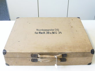 Transportkasten " Visierlinienprüfer 36 für Kampfwagenkanone 38 und MG 34. Originallack, mit resten der Unterteilung