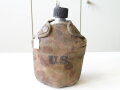 Österreich Nachkrieg, Feldflasche  M57. Flasche und Trinkbecher U.S. 1944/45. Gebrauchtes,  farbfrisches Stück, Grösse Medium