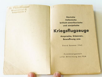 Deutsche, Italienische, Britisch-Amerikanische und Sowjetische Kriegsflugzeuge, 166 Seiten, datiert 1942. Kleinformatig