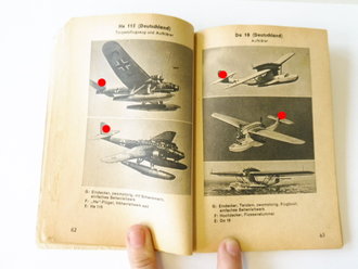 Deutsche, Italienische, Britisch-Amerikanische und Sowjetische Kriegsflugzeuge, 166 Seiten, datiert 1942. Kleinformatig