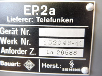 Telefunken Empfänger EP.2a Ln 26588. Originallack, Optisch einwandfrei, Funktion nicht geprüft. Mit dem dazugehörigen Deckel