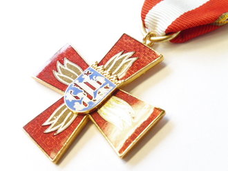 Hessen, Goldenes Brandschutz Ehrenzeichen am Bande ( seit 1962) Im Etui, mit Miniatur and Bandschnalle. NUR FÜR SAMMLERZWECKE