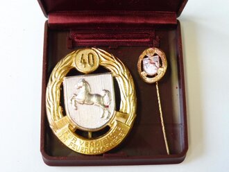 Niedersachsen, Ehrenzeichen für Verdienste im Feuerlöschwesen in Silber / Gold ( seit 1954), Mit Miniatur im Etui. NUR FÜR SAMMLERZWECKE