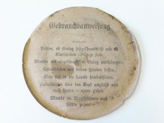 1. Weltkrieg, Gasmaske in Bereitschaftsbüchse. Das Leder der Maske weich, die Dose im Originallack.  Vizefeldwebel Goebel vom 4. R. 107