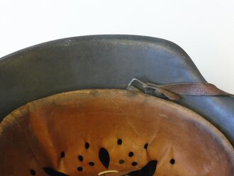 Luftwaffe, Stahlhelm M42, original zusammengehöriges Stück, in allen Teilen original