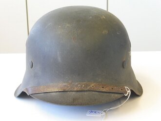 Luftwaffe, Stahlhelm M42, original zusammengehöriges Stück, in allen Teilen original