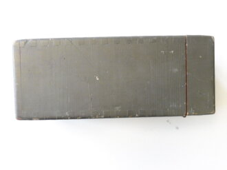 Psychrometer Wehrmacht im Transportkasten. ( Zur ermittlung der wahren Lufttemperatur und Luftfeuchte )  Hersteller Fuess Berlin. Optisch einwandfrei, Funktion nicht geprüft. Kasten Originallack