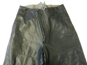 Kriegsmarine, schwarze Lederhose mit Herstellerstempel, Bundweite 82 cm