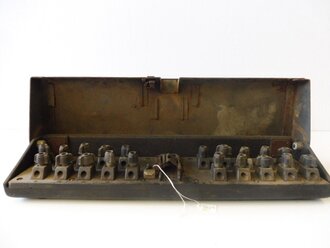 Anschlussleiste für Feldtelefone Wehrmacht 1941, Originallack, ungereinigtes Stück