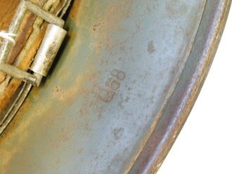 Heer, Stahlhelm M35 Hersteller Quist, Glockengrösse 68. Originale Tarnlackierung, stärker getragenes Stück