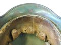 Heer, Stahlhelm M35 Hersteller Quist, Glockengrösse 68. Originale Tarnlackierung, stärker getragenes Stück