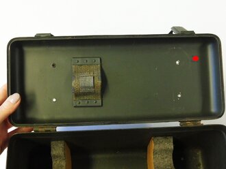 Transportkasten Pz.B.W.F.5a ( Panzer Beobachtungs Winkel Fernrohr ) Originallack, mit Einsatz