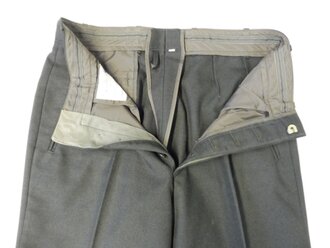 Bundeswehr, Tuchhose Kammerstück von 1972, Bundweite 82 cm, Beinlänge 100 cm