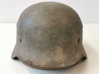 Luftwaffe, Stahlhelm Modell 1940. Ungereinigtes, zusammengehöriges Stück, das Leder ausgetrocknet, das Abzeichen vergangen