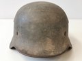 Luftwaffe, Stahlhelm Modell 1940. Ungereinigtes, zusammengehöriges Stück, das Leder ausgetrocknet, das Abzeichen vergangen