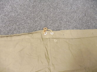 Bundeswehr, Zeltbahn mit drei Stangegmenten und drei Häringen. Ausführung ab Anfang der 70iger Jahre