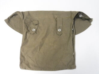 Bundeswehr, Zeltbahn mit drei Stangegmenten und drei Häringen. Ausführung ab Anfang der 70iger Jahre